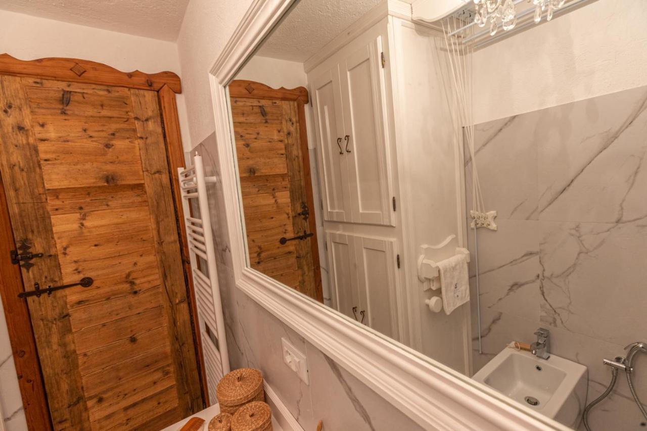 L'Atelier Du Temps - Le Petit Refuge Appartement Cogne Exterior foto